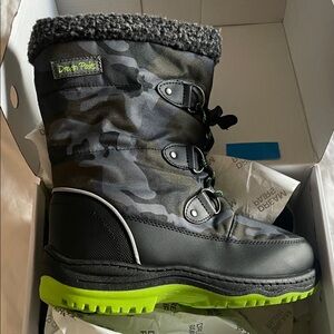 Dream Pairs Black and Neon Green Kids Sneakers